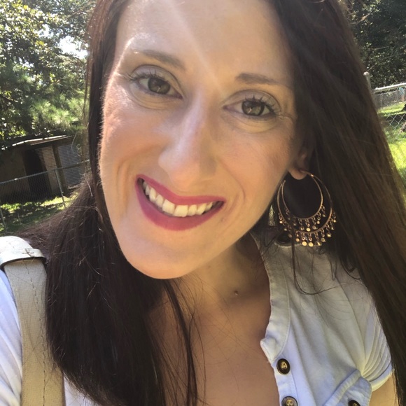 Meet your Posher, Bri - Picture 8 of 12